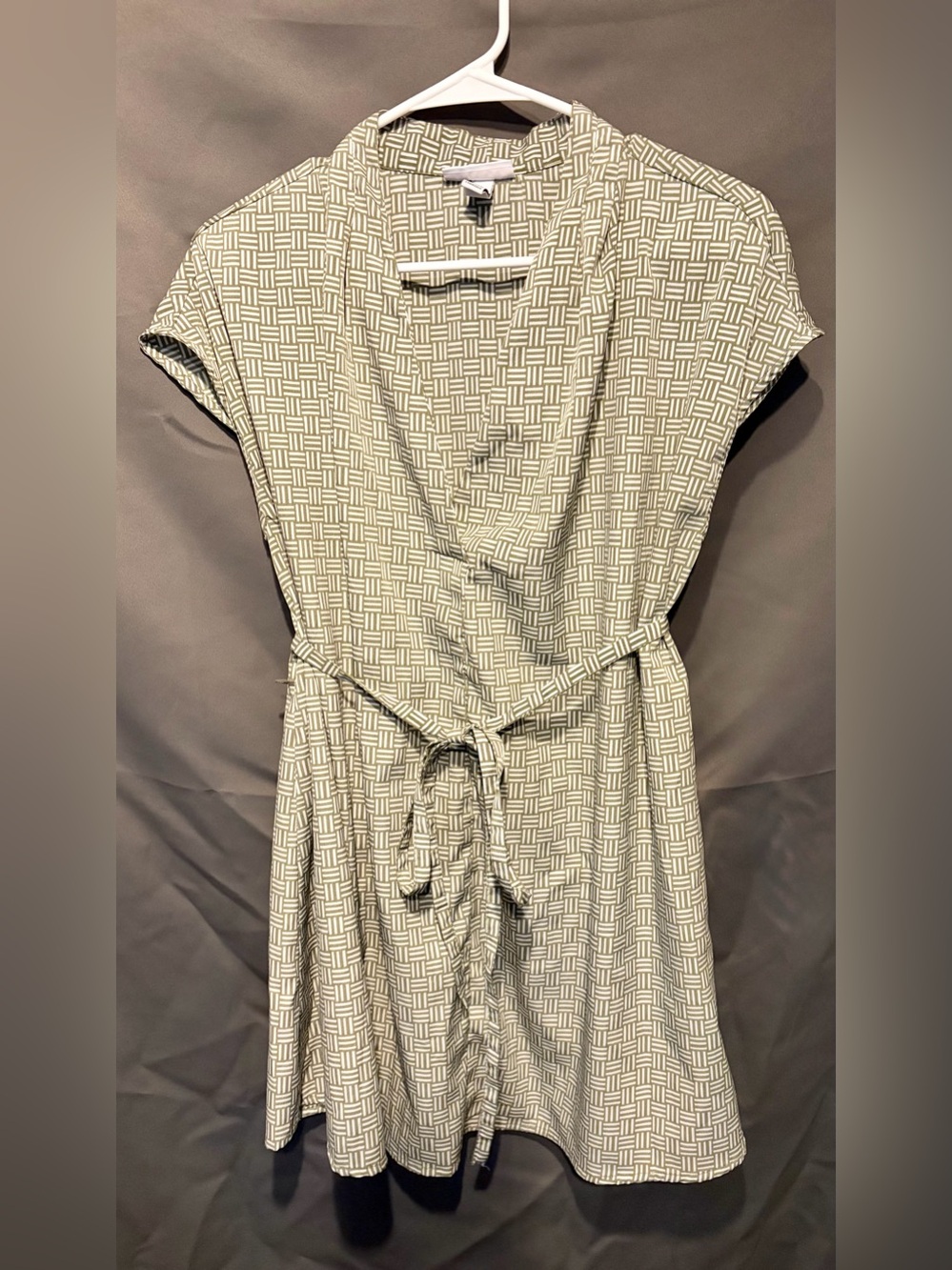 Liz Lange Geo-Print Tie-Waist maternity shirt in green and White
